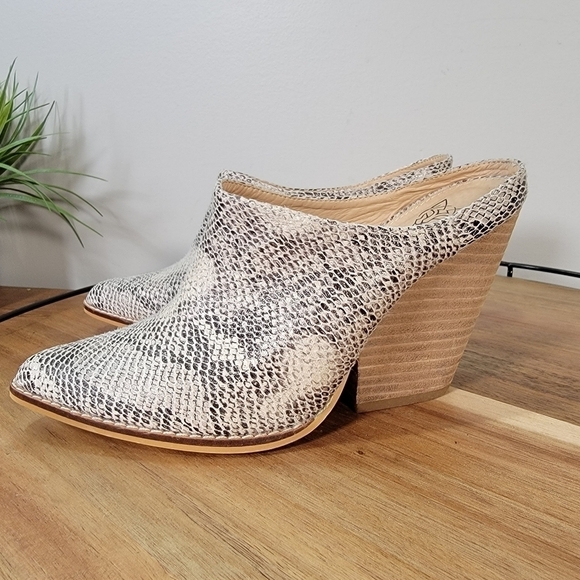 Beast Fashion Snakeskin Print Western Mule Booties Size 6 - Picture 4 of 17